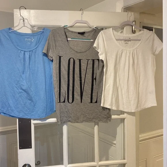 5 pound Bundle of 16 size Medium  Women Tops good condition - Picture 5 of 7